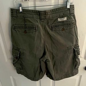 POLO RALPH LAUREN • RELAXED FIT CARGO SHORT - MEN • condition 9/10